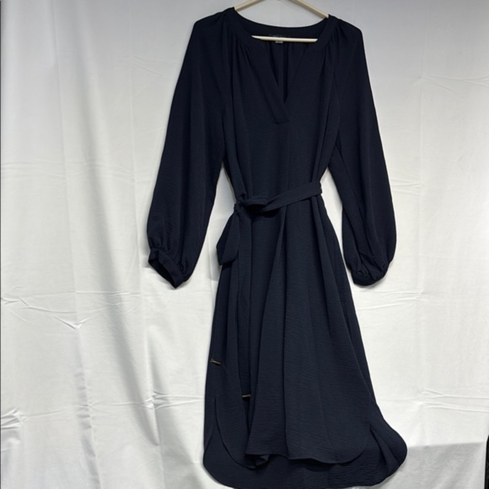 Tommy Hilfiger navy V neck belt long sleeve light weight dress size 10